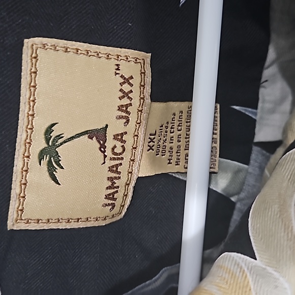 Men's Hawaiian Shirt - Picture 2 of 3